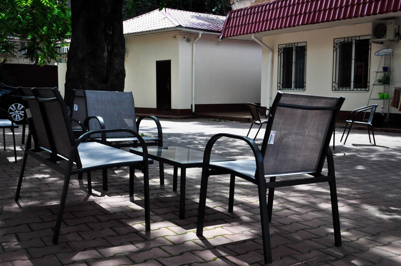 Old Courtyard Hostel Odesa Exterior photo